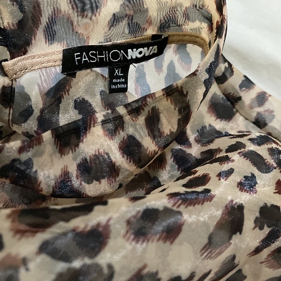 Fashion Nova romper 🖤 - Picture 11 of 12